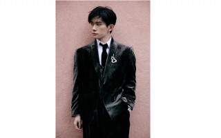 积家全球代言人易烊千玺、法国演员罗兰·拉斐特（Laurent Lafitte）及印度演员Ishaan Khatter佩戴积家腕表优雅亮相2025年戛纳国际电影节