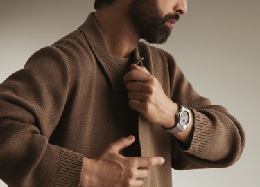 Hublot宇舶表瞩目发布灰褐色款 经典融合ESSENTIAL腕表