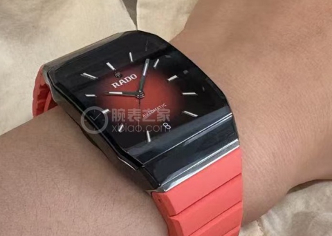 雷达拱形最适合夏日的腕表  “西柚红”上手太粉嫩了