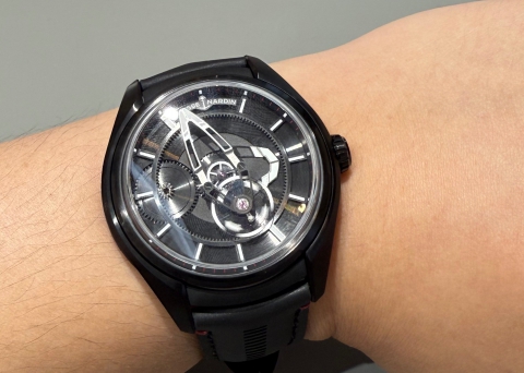 20岁的末尾圆了18的梦  入手雅典奇想X43MM
