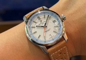 小百首款自制大三针机芯的全新Top Time腕表