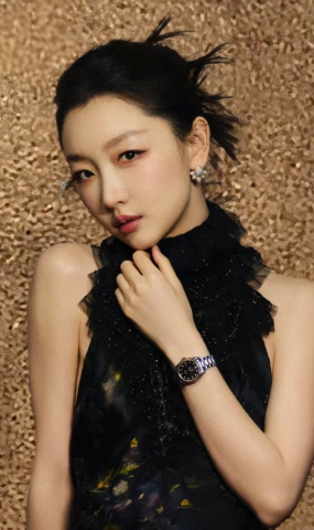 欧米茄金棕小海马，属于周冬雨的美拉德诠释