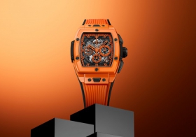HUBLOT宇舶表推出首次在BIG BANG灵魂腕表中运用 橙色陶瓷和雾面碳纤维材质的新作