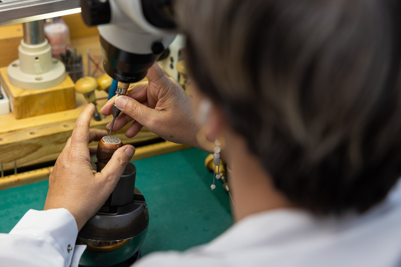 8 伯爵位于日内瓦的表厂设有专门的珠宝创作以及珠宝腕表镶嵌部门 2.jpg